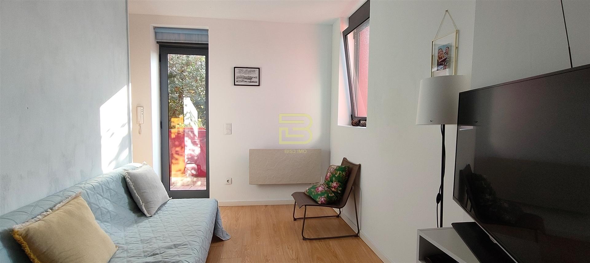 Apresentamos moradia dúplex tipologia T3 nas margens do Douro