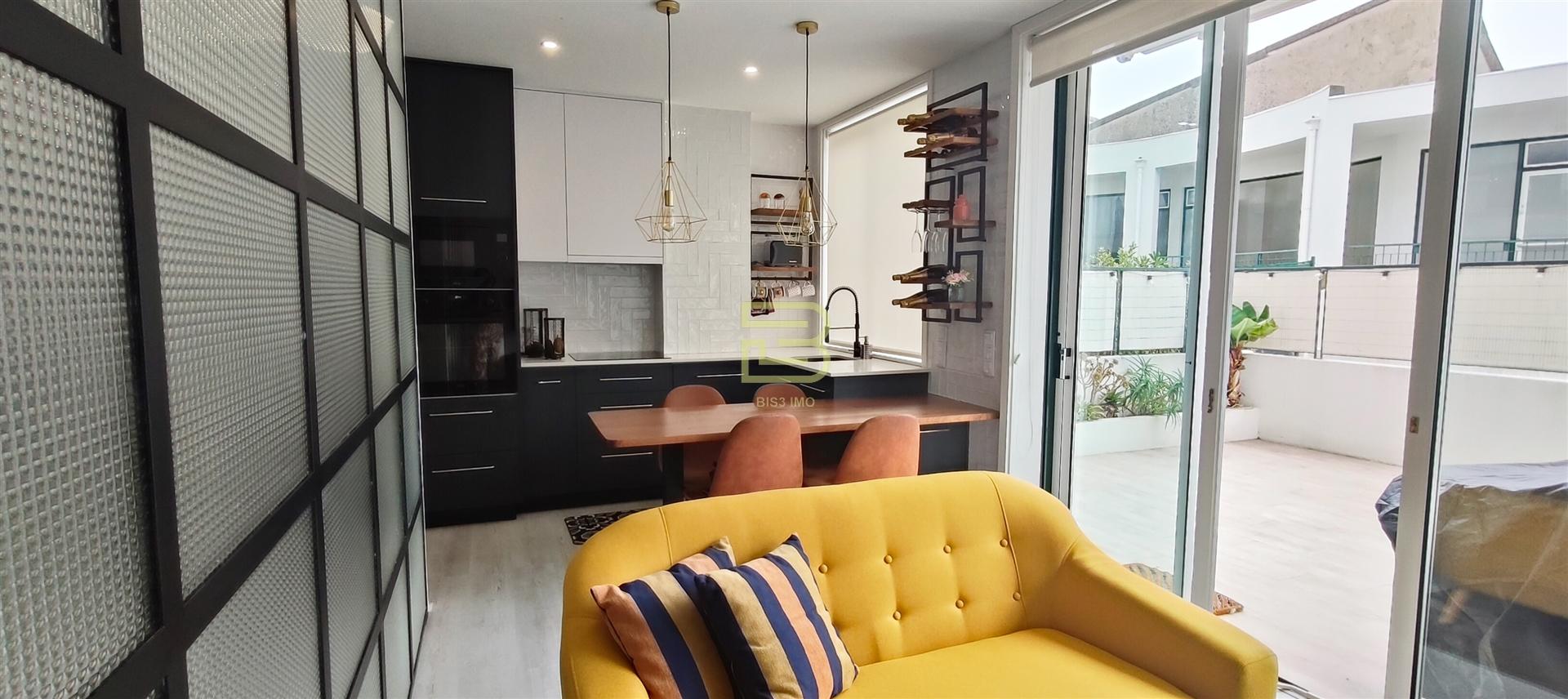 Apartamento T1 com  terraço em Leça da Palmeira