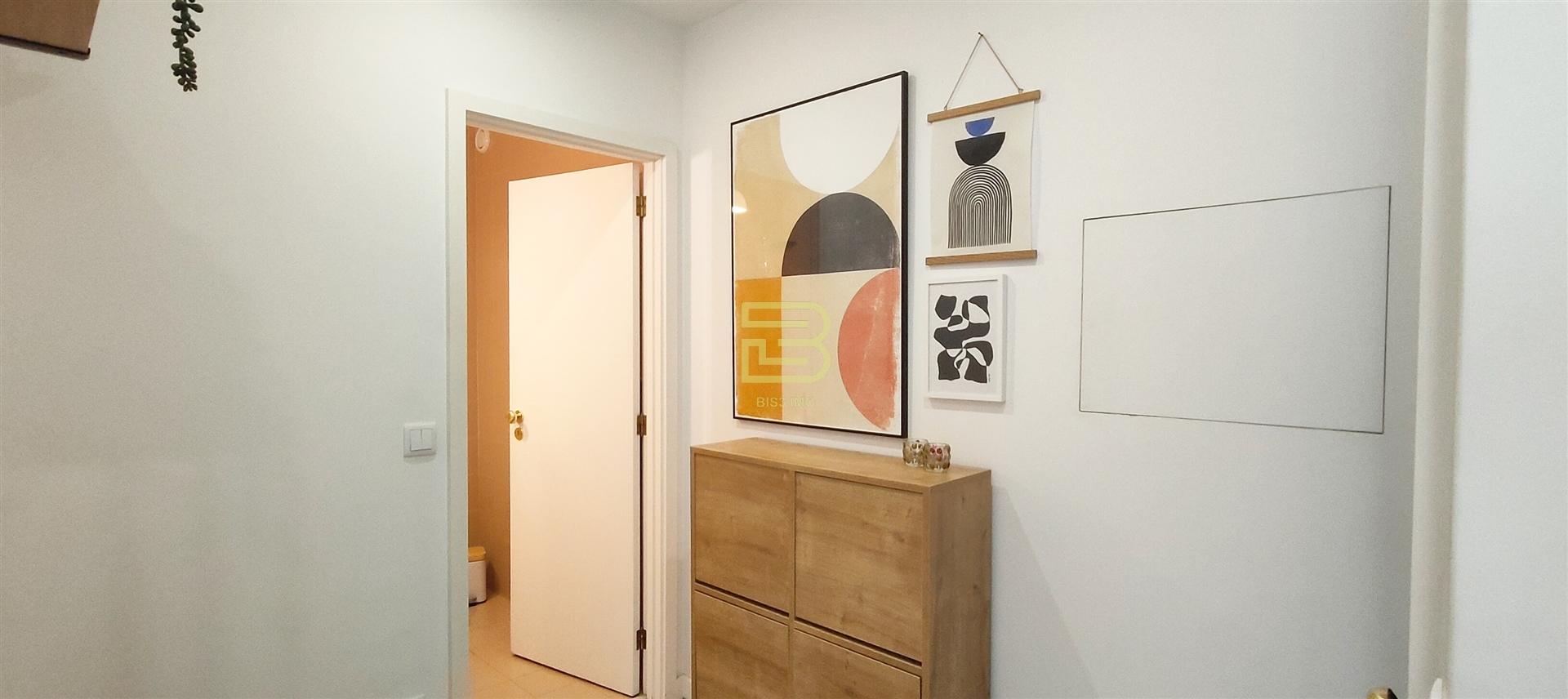 Apartamento T1 com  terraço em Leça da Palmeira