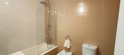 Apartamento T1 com  terraço em Leça da Palmeira