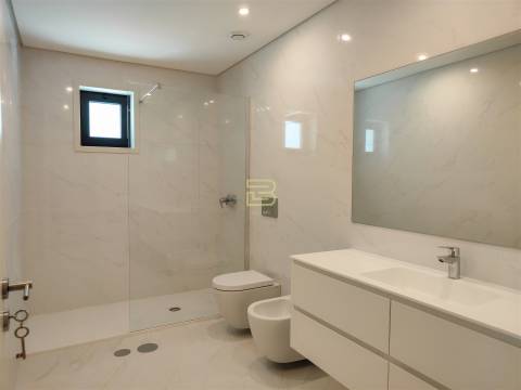 Apartamento T3 novo , num Condomínio Fechado, em Vila Nova de Gaia