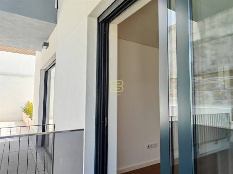 Apartamento T3 novo , num Condomínio Fechado, em Vila Nova de Gaia