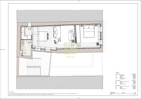 Apartamento T1 renovado pelo atelier Martina Arquitectura na tradicional Travessa de São Víctor.