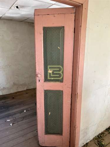 CASA em PEDRA com TERRENO para RECUPERAR ao Seu Gosto!