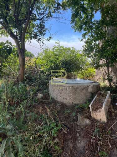 CASA em PEDRA com TERRENO para RECUPERAR ao Seu Gosto!