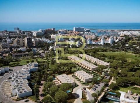 Moradia V3 de luxo no coração de Vilamoura