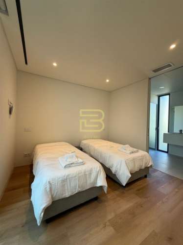 Moradia V3 de luxo no coração de Vilamoura