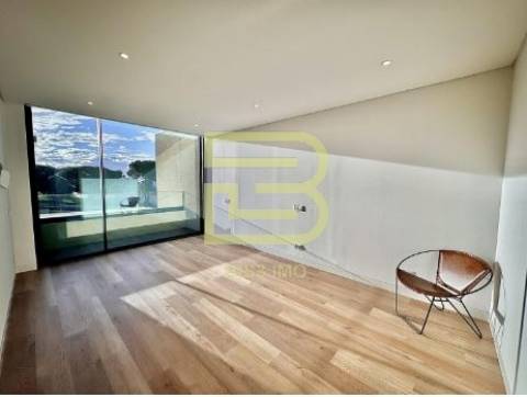 Moradia V3 de luxo no coração de Vilamoura