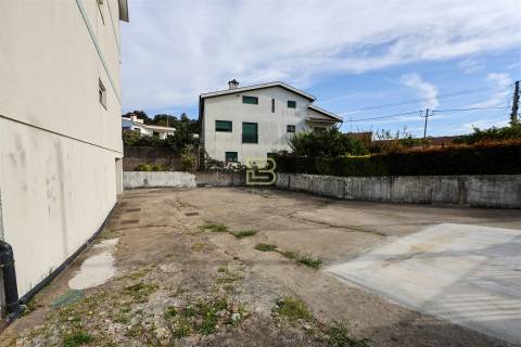 Apartamento T3 com GARAGEM junto á estação de RIO TINTO