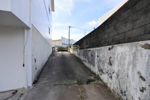 Apartamento T3 com GARAGEM junto á estação de RIO TINTO