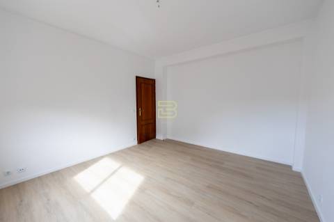 Apartamento T2 em Baguim do Monte — A sua nova casa à beira do Metro
