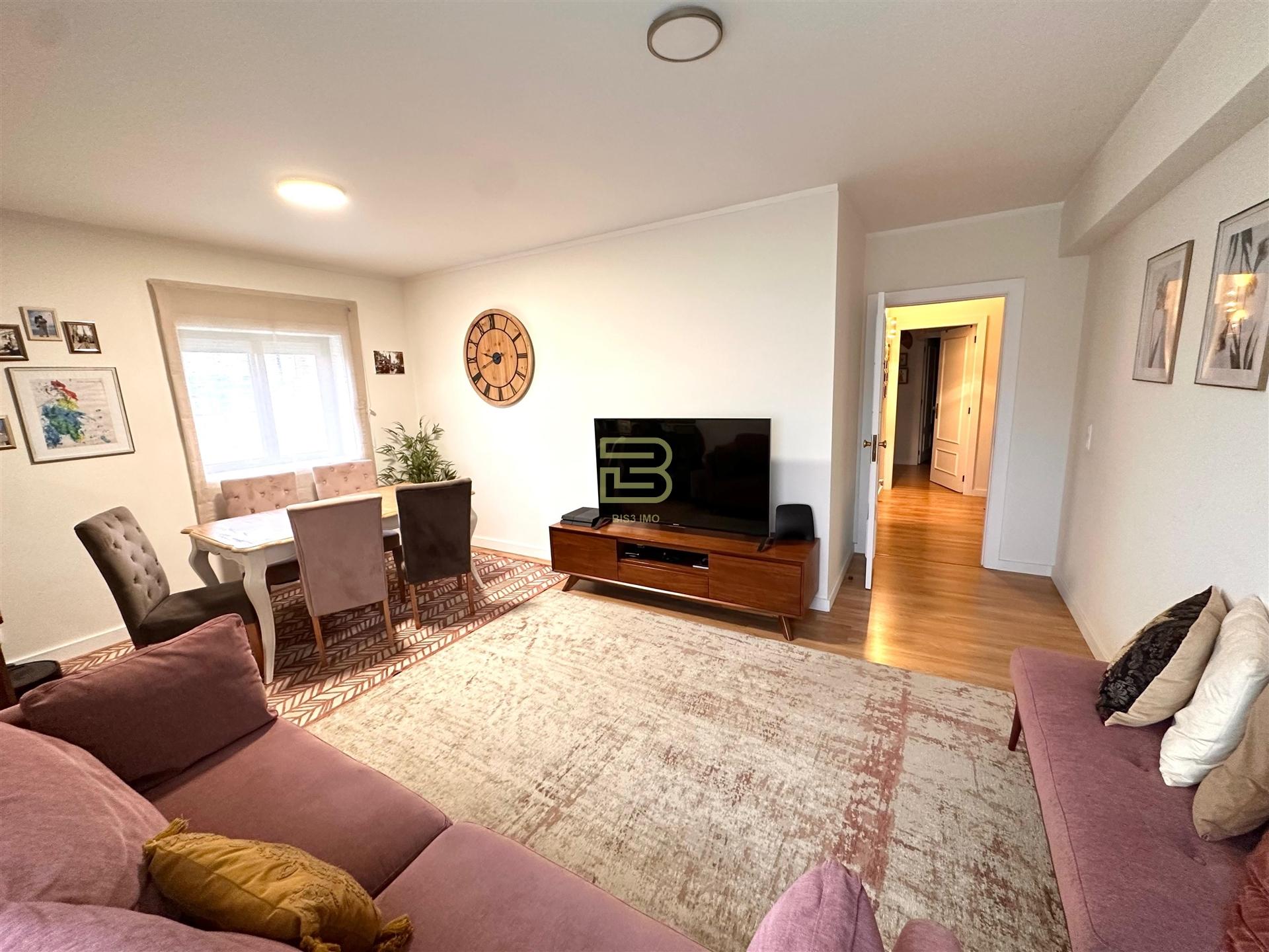 Apartamento T2 - Localização Premium no Coração de Vila Nova de Gaia