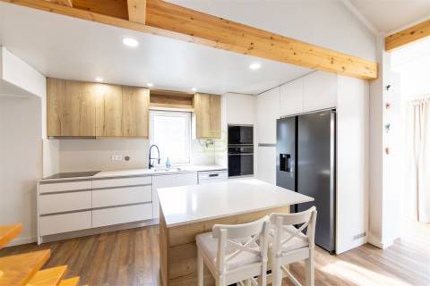 4 Habitações sem inquilinos para venda em Rio Tinto.