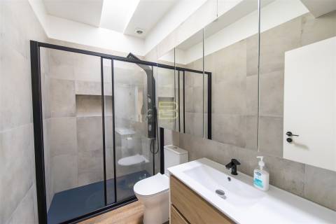 4 Habitações sem inquilinos para venda em Rio Tinto.