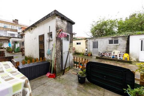 Casa ilha T2, em Paranhos, Porto