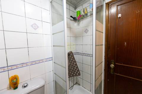 Casa ilha T2, em Paranhos, Porto