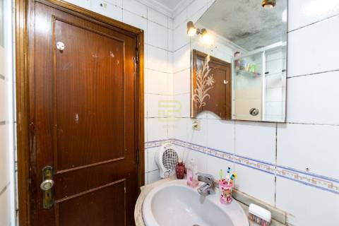 Casa ilha T2, em Paranhos, Porto