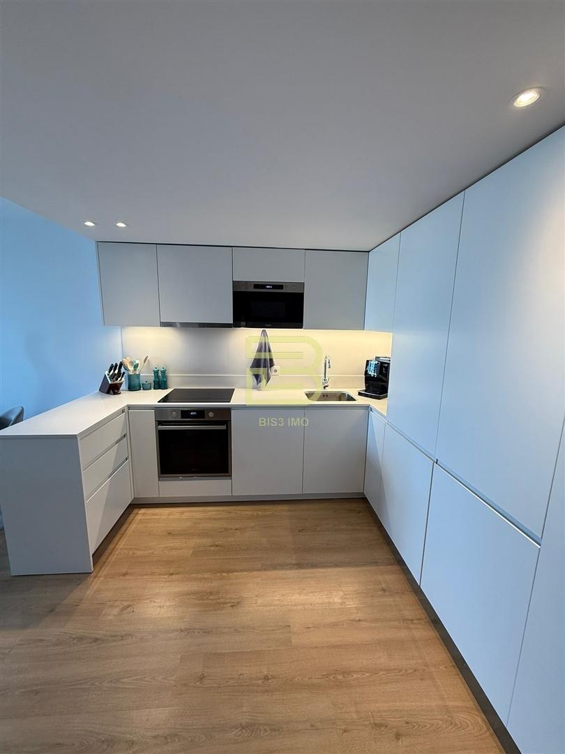 Apartamento T2, com varanda na Rua Pinto Bessa, Porto