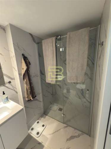 Apartamento T2, com varanda na Rua Pinto Bessa, Porto