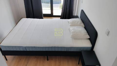 Apartamento T2, com varanda na Rua Pinto Bessa, Porto