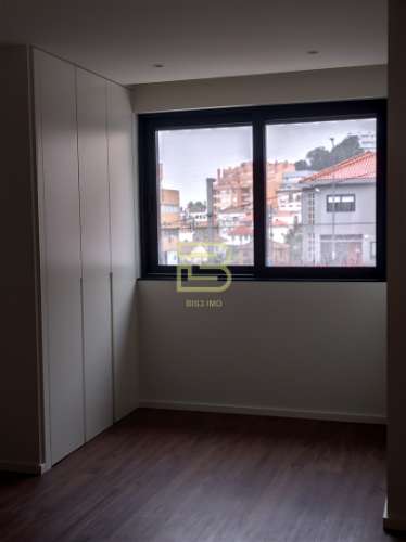 Apartamento T3 novo, com terraço em Vila Nova de Gaia