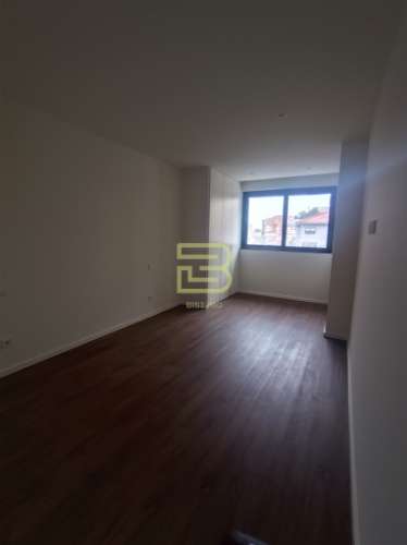 Apartamento T3 novo, com terraço em Vila Nova de Gaia