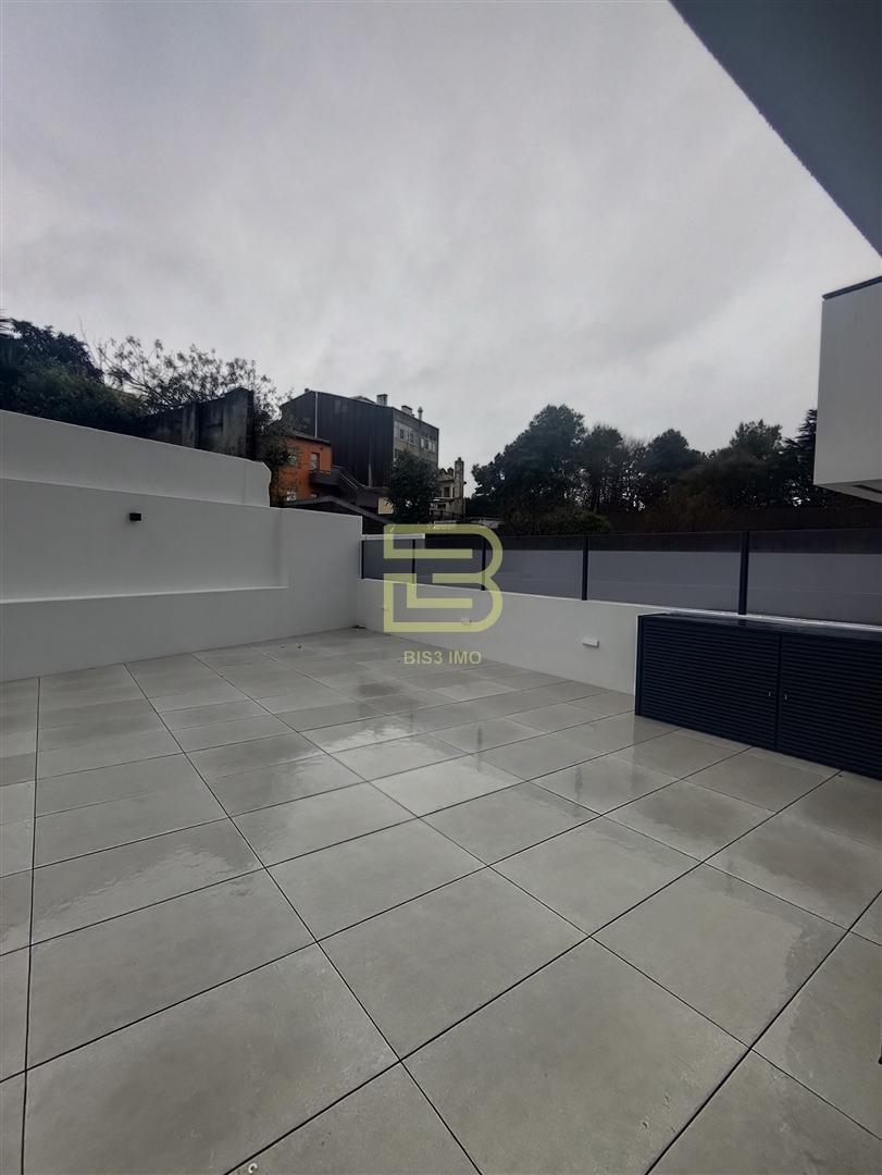 Apartamento T3 novo, com terraço em Vila Nova de Gaia