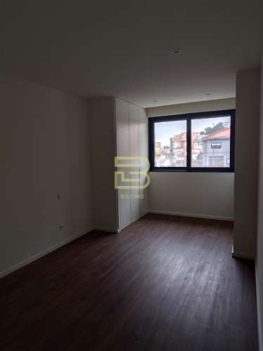 Apartamento T3 novo, com terraço em Vila Nova de Gaia