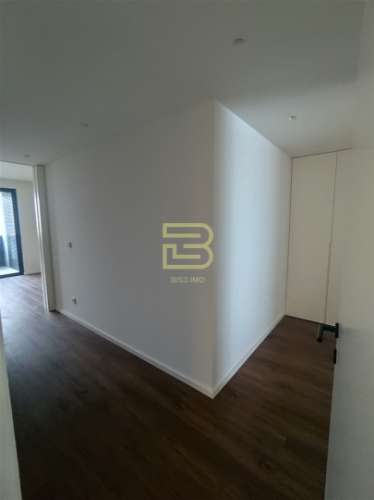 Apartamento T3 novo, com terraço em Vila Nova de Gaia