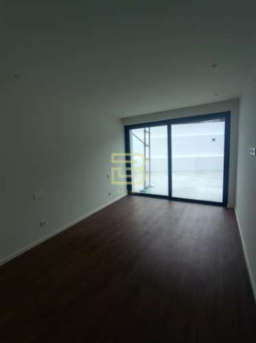 Apartamento T3 novo, com terraço em Vila Nova de Gaia