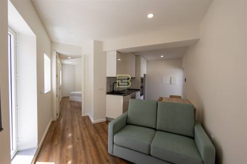 APARTAMENTO T1 totalmente NOVO, cozinha em OPEN SPACE totalmente EQUIPADA, Lugar de Estacionamento