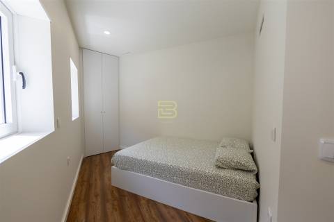 APARTAMENTO T1 totalmente NOVO, cozinha em OPEN SPACE totalmente EQUIPADA, Lugar de Estacionamento