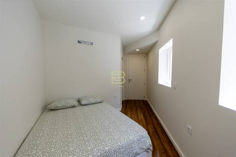 APARTAMENTO T1 totalmente NOVO, cozinha em OPEN SPACE totalmente EQUIPADA, Lugar de Estacionamento