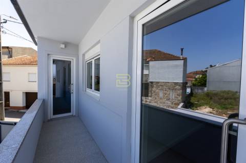 APARTAMENTO T1 totalmente NOVO, cozinha em OPEN SPACE totalmente EQUIPADA, Lugar de Estacionamento