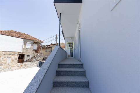 APARTAMENTO T1 totalmente NOVO, cozinha em OPEN SPACE totalmente EQUIPADA, Lugar de Estacionamento