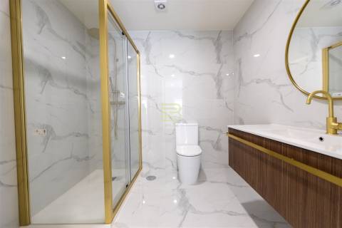 APARTAMENTO T2 totalmente RENOVADO, cozinha em OPEN SPACE, 2 Lugares de Estacionamento Privados