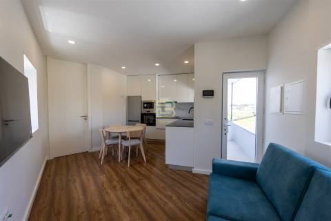 APARTAMENTO T1 totalmente NOVO, cozinha em OPEN SPACE totalmente EQUIPADA, Lugar de Estacionamento