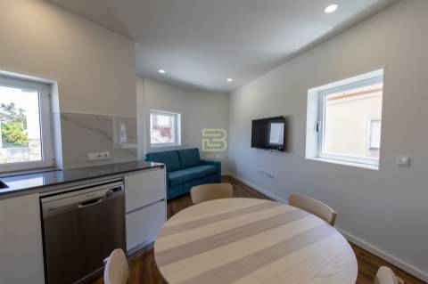 APARTAMENTO T1 totalmente NOVO, cozinha em OPEN SPACE totalmente EQUIPADA, Lugar de Estacionamento