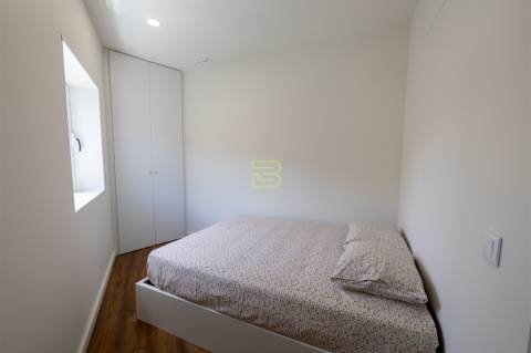 APARTAMENTO T1 totalmente NOVO, cozinha em OPEN SPACE totalmente EQUIPADA, Lugar de Estacionamento