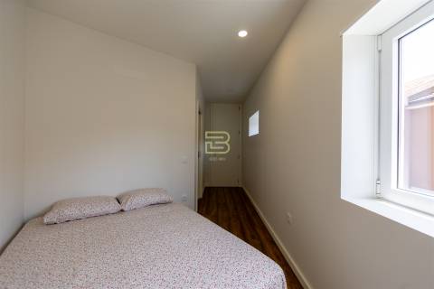 APARTAMENTO T1 totalmente NOVO, cozinha em OPEN SPACE totalmente EQUIPADA, Lugar de Estacionamento