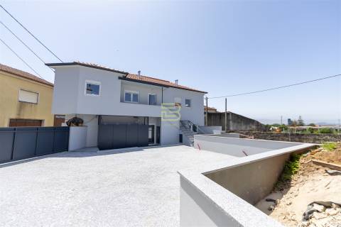 APARTAMENTO T1 totalmente NOVO, cozinha em OPEN SPACE totalmente EQUIPADA, Lugar de Estacionamento