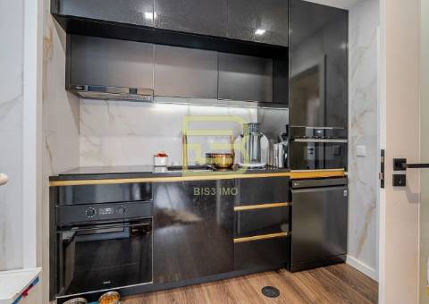 Apartamento T3 mobilado, convertido num T2(possibilidade de reverter para T3),  em S. Mamede Infesta