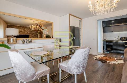 Apartamento T3 mobilado, convertido num T2(possibilidade de reverter para T3),  em S. Mamede Infesta