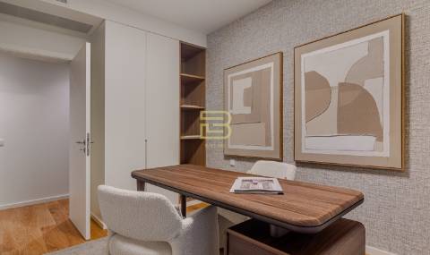 T2 nos Jardins da Arrábida, com vista ampla e desafogada sobre o Rio Douro.