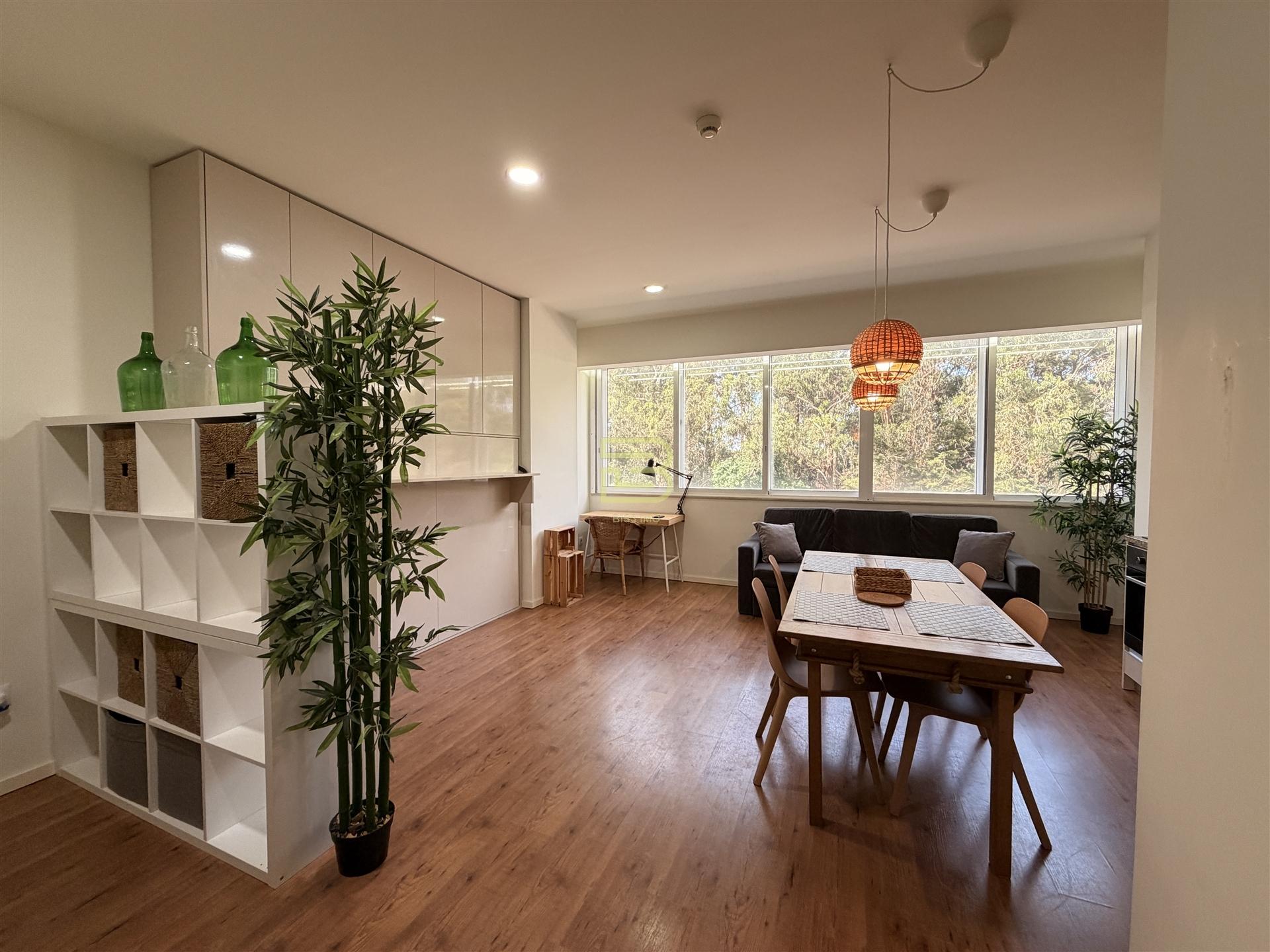 Apartamento T0 |Remodelado| Mobilado| Equipado no Porto.