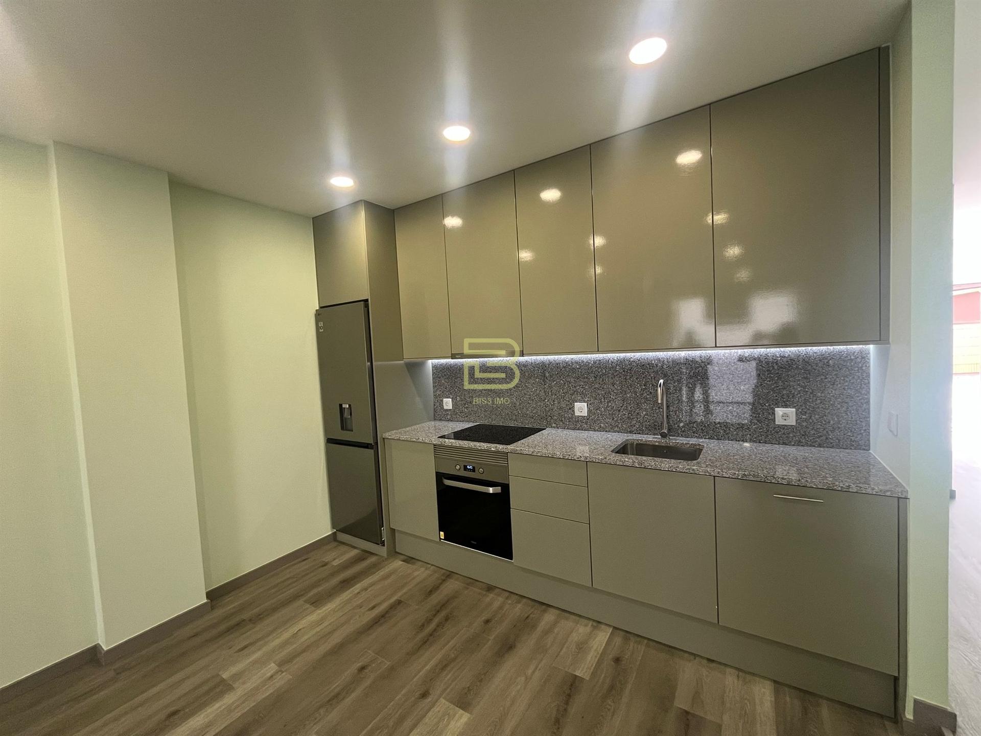 T3+1 Totalmente Renovado | Rés do Chão | Mafamude – Vila Nova de Gaia