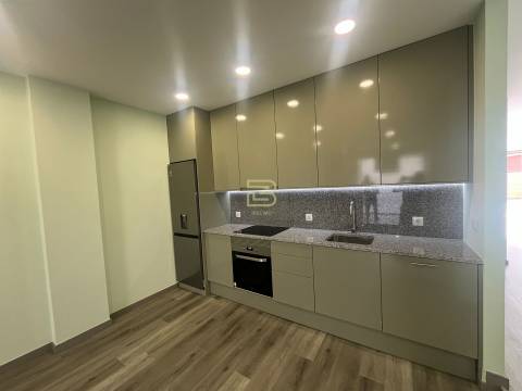 T3+1 Totalmente Renovado | Rés do Chão | Mafamude – Vila Nova de Gaia