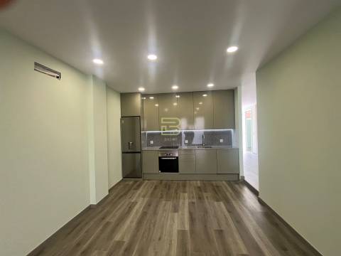 T3+1 Totalmente Renovado | Rés do Chão | Mafamude – Vila Nova de Gaia