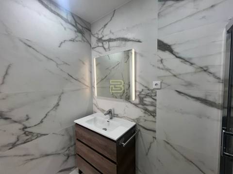 T3+1 Totalmente Renovado | Rés do Chão | Mafamude – Vila Nova de Gaia
