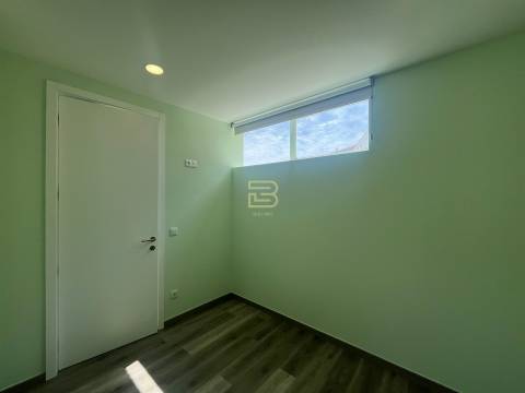 T3+1 Totalmente Renovado | Rés do Chão | Mafamude – Vila Nova de Gaia